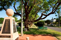 HERITAGE WALK HELIDON SANDSTONE